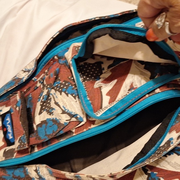 Kavu slingback bag leaf pattern EUC no callouts - Picture 3 of 6